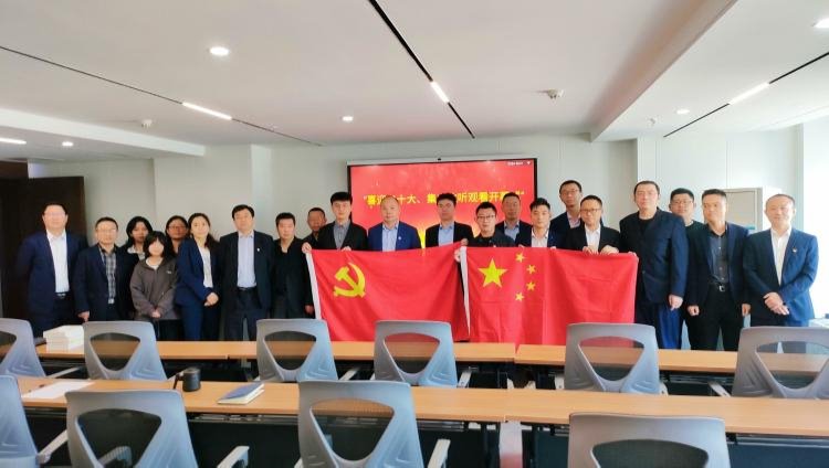 https://img.epian1.com/2113989/article/20221016/6a63113fe8bf4008ae946b88540b5201.jpg?imageView2/2/w/750/h/1400/q/80